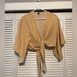 SHEIN crop top. Ties in the front. Size 0XL
